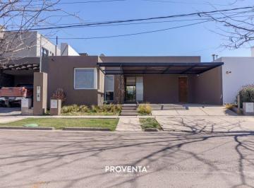 Casa de 4 ambientes, Mayor Drummond · Casa en Venta Barrio R. de Drummond. 1 Planta. 3 Dorm.. Lujan de Cuyo.