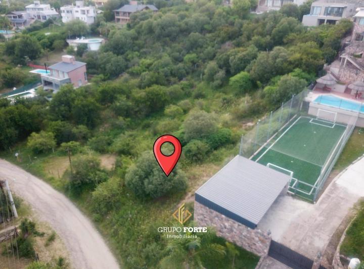 Terreno · 1400m²