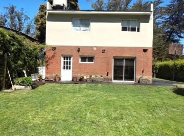 Casa · 250m² · 7 Ambientes · 3 Cocheras · Casa en Alquiler Temporario Bosque Peralta Ramos