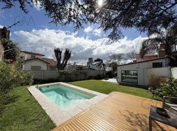 Casa · 200m² · 4 Ambientes · 2 Cocheras · Casa de 4 Ambientes en Los Troncos en Alquiler Temporario