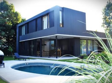 Casa · 270m² · 4 Ambientes · 2 Cocheras · Casa en Bosque Peralta Ramos
