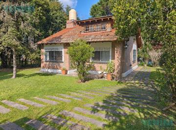 Casa · 120m² · 4 Ambientes · 8 Cocheras · Venta Casa de 4 Ambientes en Bosque Río Luján, Campana con Quincho y Piscina