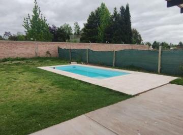 Casa · 150m² · 4 Ambientes · 2 Cocheras · Casa con Pileta en Venta Vistalba Lujan de Cuyo