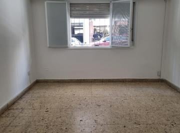 Departamento de 3 ambientes, Núñez · Amplio 3 Ambientes Al Frente en Planta Baja con Patio