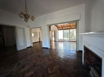 Casa de 8 ambientes, Córdoba · Casa de 278 m² con 4 Dorm. y Escritorio - en Venta - en Cofico.