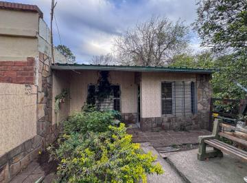 Casa · 95m² · 5 Ambientes · 1 Cochera · Casa 2 Dorm. y Gran Jardín, Paraná