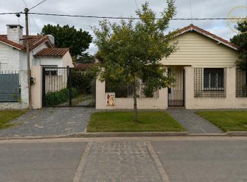 Casa · 130m² · 5 Ambientes · 2 Cocheras · Casa en Manuel B. Gonnet