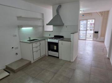 Departamento de 1 ambiente, Tres de Febrero · Monoambiente de 32 m² con Balcón y Baulera, Orientación Este, en Pleno Centro Comercial de Caseros