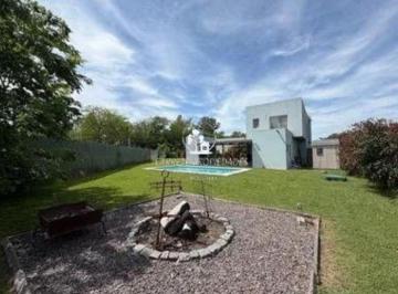 Casa de 5 ambientes, Pilar · Hermosa Casa en Venta de 5 Ambientes y Pileta. Barrio Santa Guadalupe. Pilar del Este