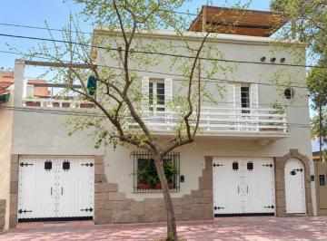PH · 124m² · 7 Ambientes · 1 Cochera · Hauser Vende Casa en PH Excelente Ubicacion