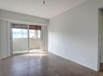 Departamento · 48m² · 3 Ambientes · Venta Departamento 3 Ambientes Balcon Flores