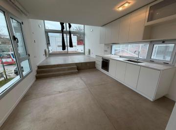 Casa · 108m² · 3 Ambientes · 1 Cochera · Venta Vivienda 3 Amb + Local a Estrenar - San Isidro