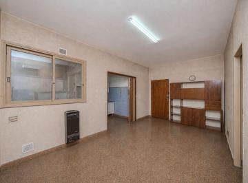 Departamento · 38m² · 2 Ambientes · Venta Depto 2 Ambientes con Patio Caseros Permuta