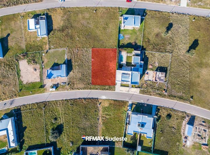 Terreno · 601m²