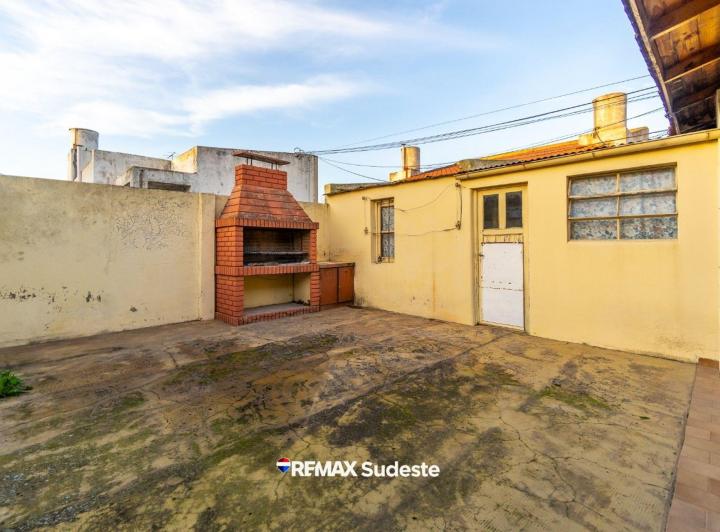 Casa · 93m² · 3 Ambientes · 1 Cochera