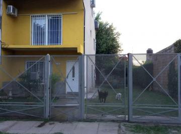 Casa · 105m² · 4 Ambientes · Venta Casa 4 Amb 2 Pisos Permuta Pontevedra