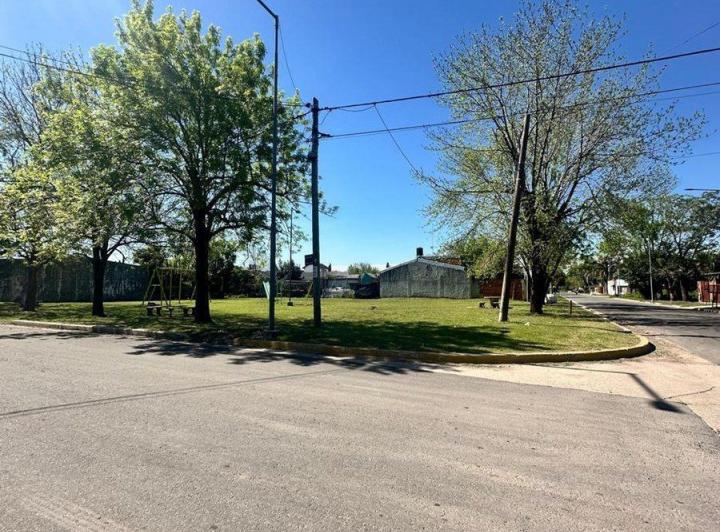 Terreno · 895m²