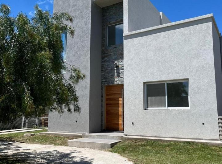 Casa · 143m² · 3 Ambientes · 1 Cochera