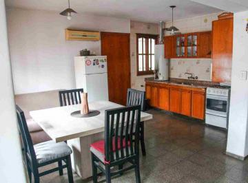 Casa · 120m² · 4 Ambientes · 2 Cocheras · Venta de Casa - Guaymallen - Mendoza