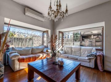Casa · 226m² · 5 Ambientes · 2 Cocheras · Casa 5 Amb. Venta en Tigre, Rapida Salida a Acceso