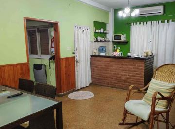 Casa · 200m² · 8 Ambientes · 2 Cocheras · Venta - 3 Casas Ideal Multifamilias - Caseros - 3febrero