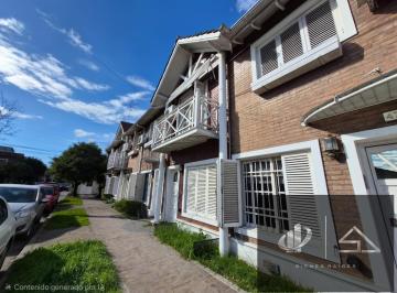 PH · 140m² · 4 Ambientes · 1 Cochera · PH en Villa Sarmiento