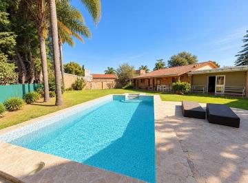 Casa · 950m² · 4 Dormitorios · 4 Cocheras · Casa de Categoria en Villa Belgrano