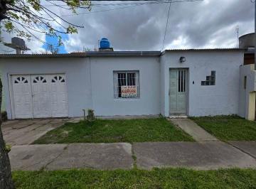 Casa · 60m² · 2 Dormitorios · 1 Cochera · Alquilo Casa en Concepción del Uruguay Entre Ríos