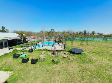 Quinta vacacional · 311m² · 8 Ambientes · 1 Cochera · Venta Casa Quinta 8amb + Pileta + Quincho - Villa Astolfi - Pilar