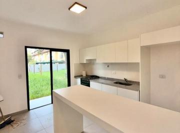 Departamento · 80m² · 3 Ambientes · 1 Cochera · Alquiler Duplex con Patio y Espacio Guardacoche