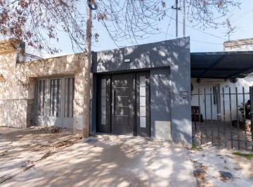 Casa de 3 ambientes, Ciudad de Santa Fe · Casa con Pasillo Unico de Ingreso