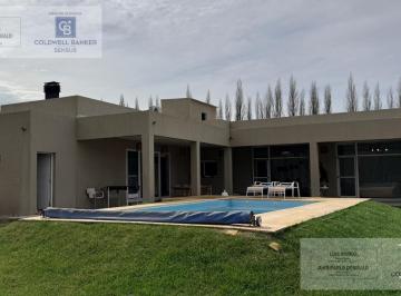 Casa · 203m² · 5 Ambientes · 2 Cocheras · Casa en Venta Barrio Privado