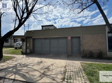 Casa · 135m² · 4 Ambientes · 2 Cocheras · Casa en Lomas de Tafi Sector 17
