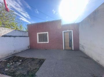 Casa · 101m² · 5 Ambientes · 1 Cochera · Alquiler - Casa 3 Dormi - Barrio Gral Bustos