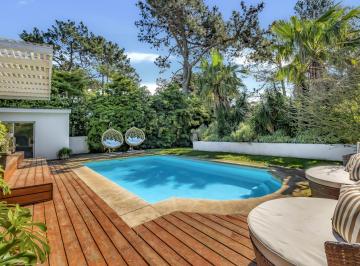 Casa · 326m² · 4 Ambientes · 2 Cocheras · Casa en Venta a Pasos del Mar Pinares Playa Mansa
