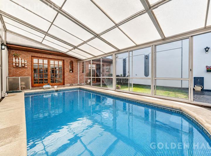Casa · 287m² · 5 Ambientes · 3 Cocheras