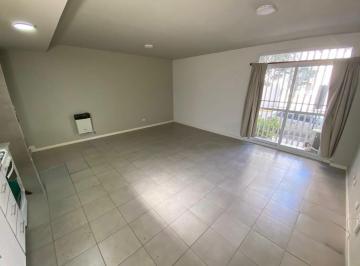 Departamento · 55m² · 4 Ambientes · 1 Cochera · Alquila Departamento Planta Baja Edificio Procrear