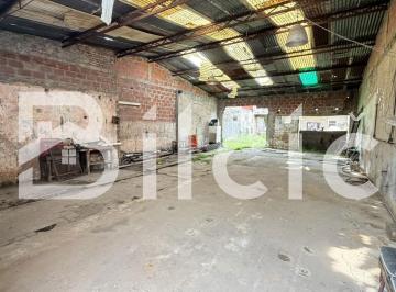 Terreno · 303m² · Terreno en Venta en Lanús Este