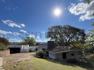 Casa · 360m² · 7 Ambientes · 2 Cocheras · Venta Chalet Tradicional – 4 Dorm. + Oficina – B° Lomas Oeste, Villa Allende