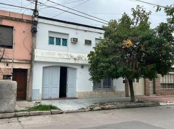 Casa · 173m² · 4 Ambientes · 1 Cochera · Casa en Venta 3 Dorm. San Vicente Cordoba