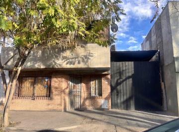 Casa · 133m² · 4 Ambientes · 2 Cocheras · Venta Casa 3 Dorm. 2 Baños y Galpon en Godoy Cruz