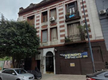 PH de 1 ambiente, San Telmo · Excelente Monoambiente en Primer Piso por Escalera con Patio 2 Baños