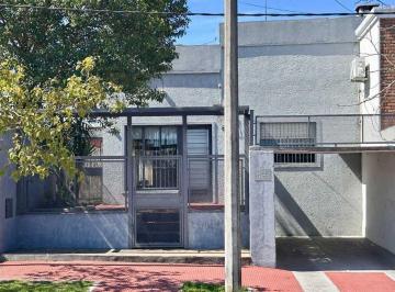 Casa · 147m² · 5 Ambientes · 1 Cochera · Casa con Patio, Parrillero y Gran Potencial