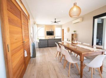 Casa · 139m² · 5 Ambientes · 2 Cocheras · Casa Tres Dorm. en Country El Pinar
