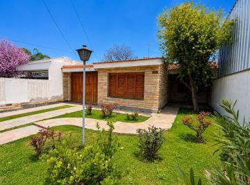Casa · 270m² · 5 Ambientes · 3 Cocheras · Venta Casa en General Gutierrez Maipu