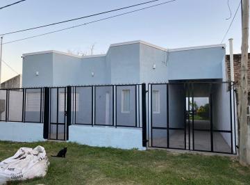 Casa · 120m² · 3 Ambientes · 1 Cochera · Alquiler Casa con Pileta - Amueblada