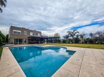 Casa · 240m² · 10 Ambientes · 2 Cocheras · Venta - Casa 4 Dorm Pileta Quincho en Lote de 1200 m² - Puerto Roldan