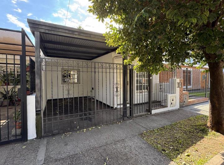 Casa · 58m² · 4 Ambientes · 1 Cochera