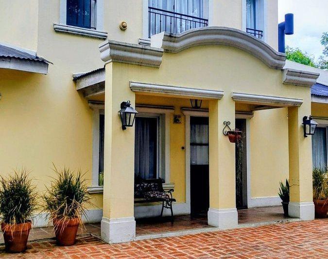 Casa · 146m² · 4 Ambientes · 2 Cocheras