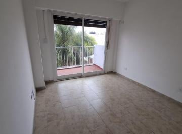 Departamento · 37m² · 2 Ambientes · Alquiler Departamento 2 Ambientes C/balcon Flores